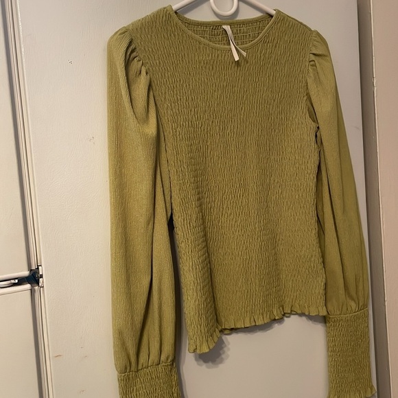 ANTHROPOLOGIE guacamole green Gauze Smocked Puff Sleeve Top Size Small - Picture 4 of 5